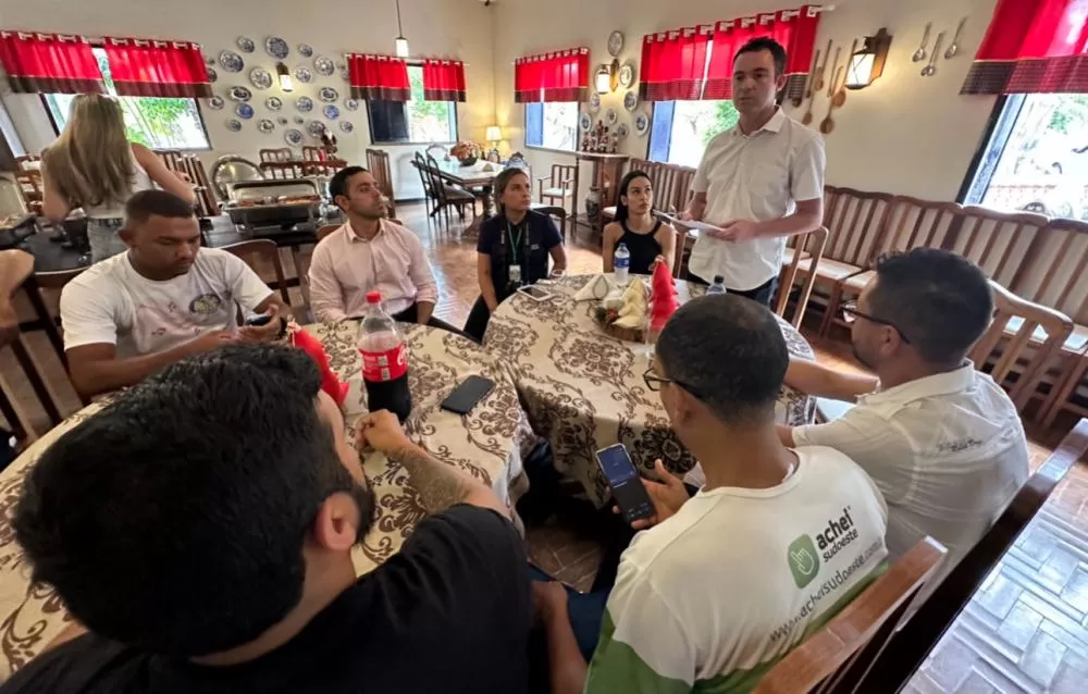 Fabrício Abrantes promove encontro com imprensa para construção de plano de governo participativo em Brumado