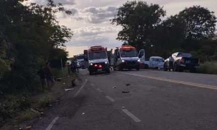Mãe e filha de Dom Basílio perdem a vida em grave acidente no entroncamento da BA-160