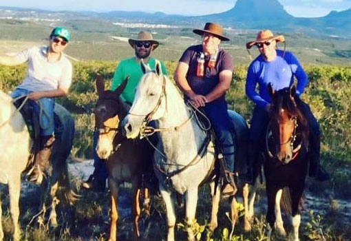 Deputado Marquinho Viana participa de Cavalgada em Ituaçu