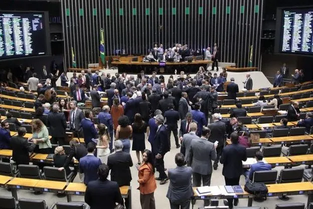 Câmara dos Deputados aprova MP que cria o programa Agora Tem Especialistas