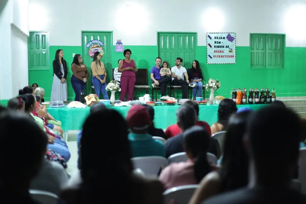 Prefeitura leva alfabetização para jovens, adultos e idosos das comunidades rurais de Brumado