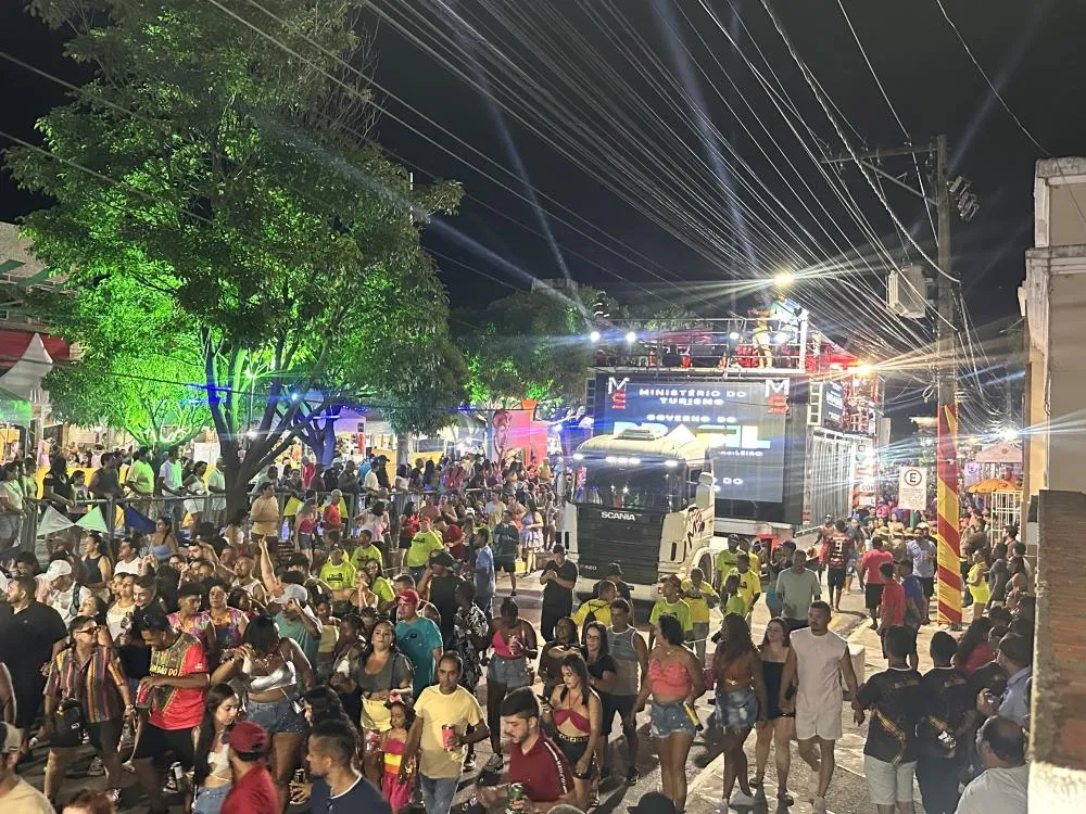 Última noite do Carnaval de Brumado promete fechar a festa em grande estilo