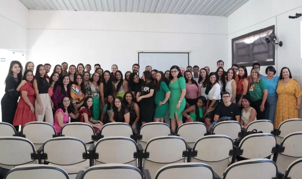 Brumado fortalece atenção básica com posse de 52 Agentes Comunitários de Saúde