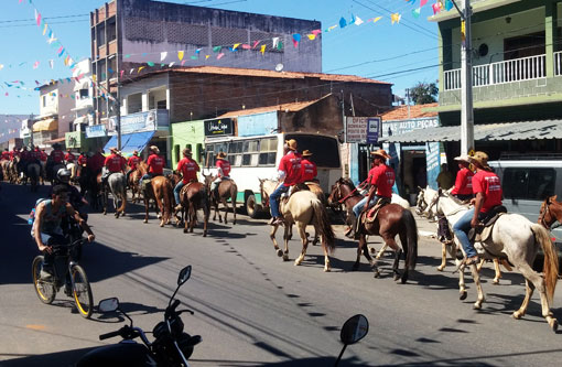 Associação da Vaquejada realiza a 8ª edição da Romaria Coração de Jesus