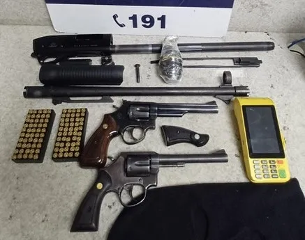 PRF Apreende Revólveres, Espingarda e Granada durante Fiscalização em Vitória da Conquista