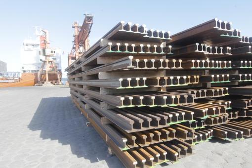 Ilhéus recebe quarto navio com trilhos da Fiol