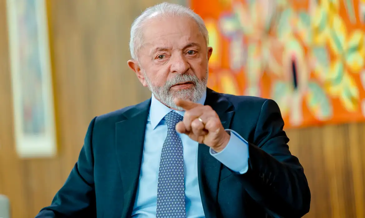 Lula descarta desafiar EUA, mas diz que Brasil não é republiqueta