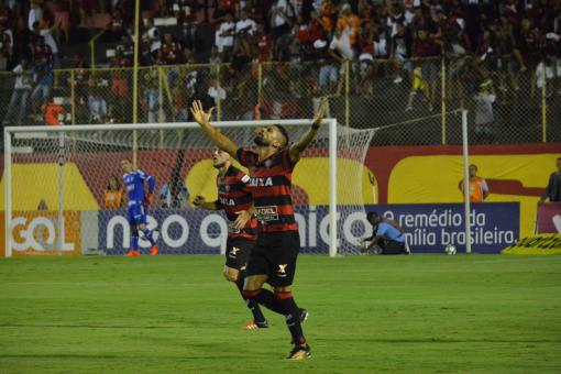 Vitória vence o Palmeiras, por 3 a 1, acabando com o jejum em casa 