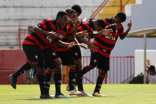 Vitória fica duas vezes em vantagem no placar, mas acaba perdendo para o São Paulo nos pênaltis pela Copa SP