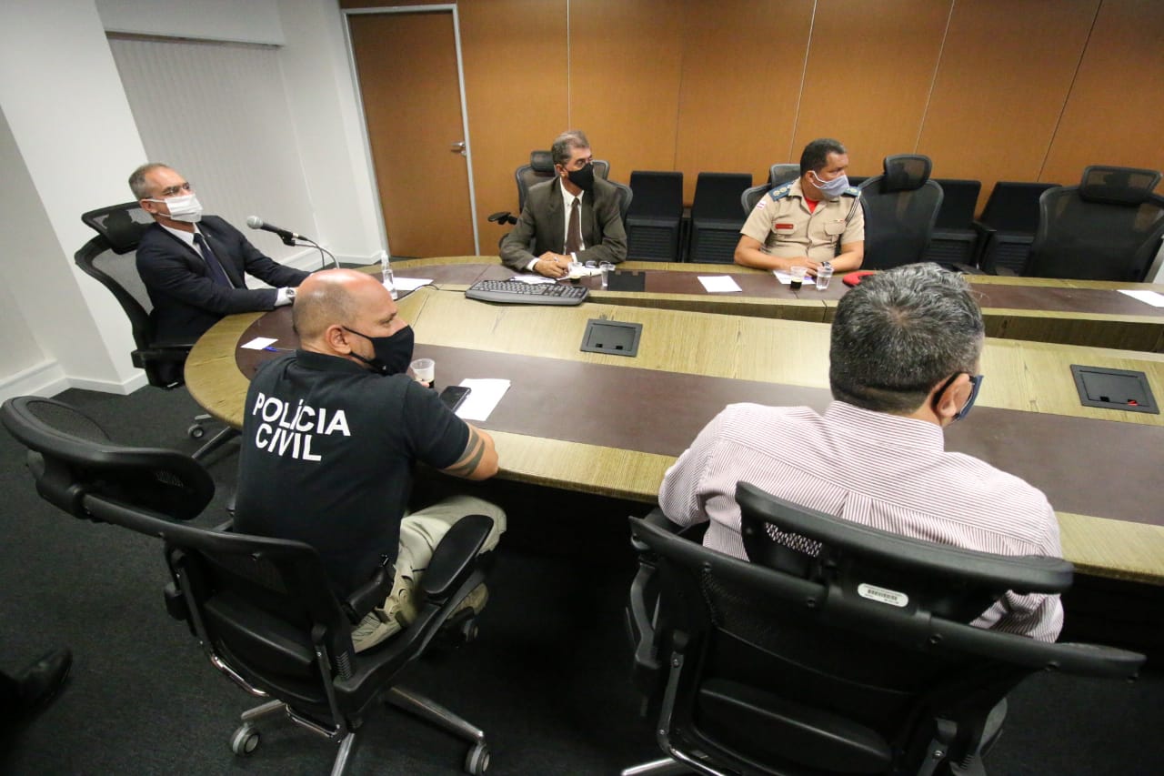 Esquema prevê escolta de vacina e reforço nos locais de aplicação na Bahia