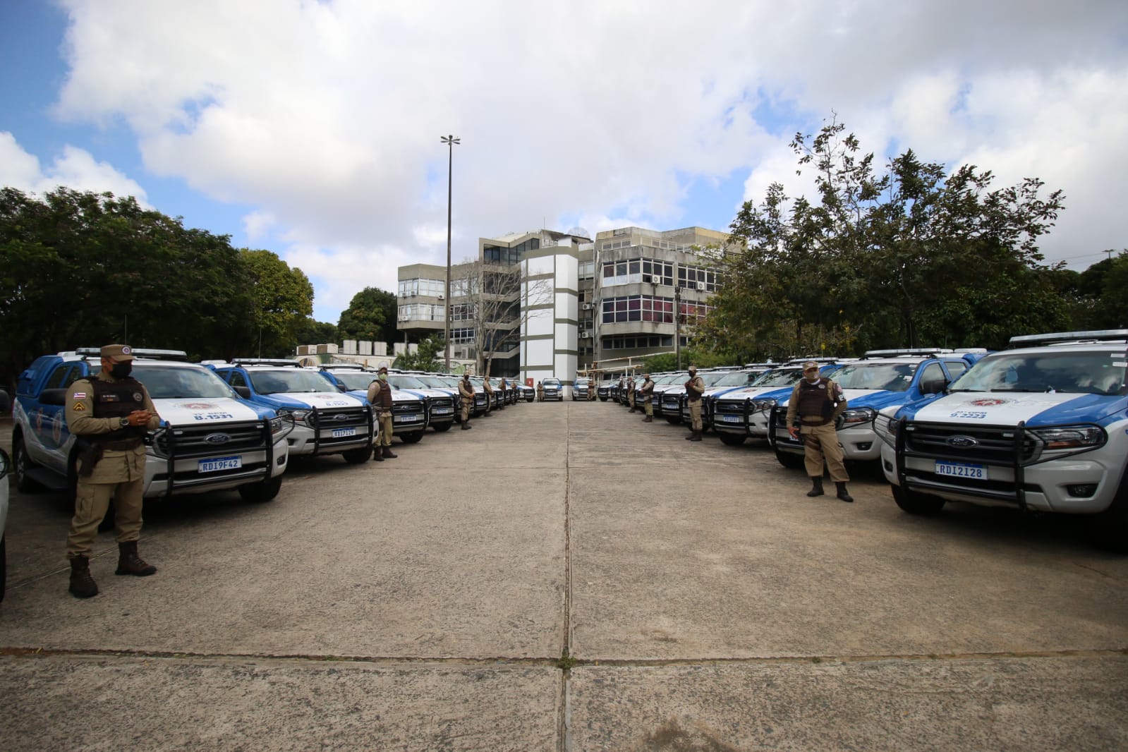 Unidades da Polícia Militar recebem 49 novas viaturas