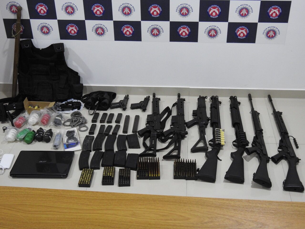 Fuzis, metralhadora e granadas são encontrados com PM mineiro