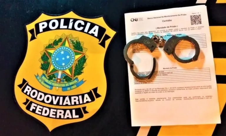 PRF cumpre mandado de prisão por dívida de pensão alimentícia durante operação na Bahia
