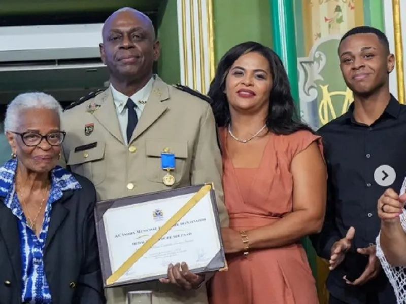 Comandante do 24º BPM de Brumado é condecorado com a Medalha Thomé de Souza em Salvador