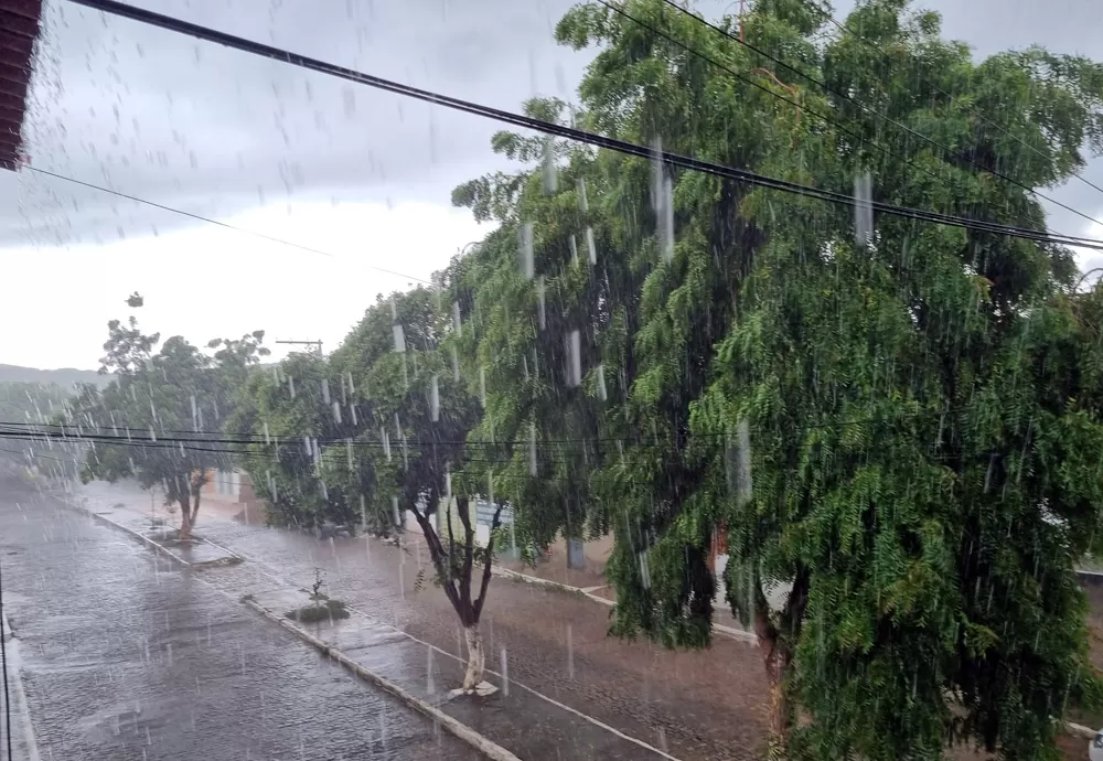 Alerta de chuvas intensas em Brumado e Região: INMET emite Aviso de Perigo Potencial