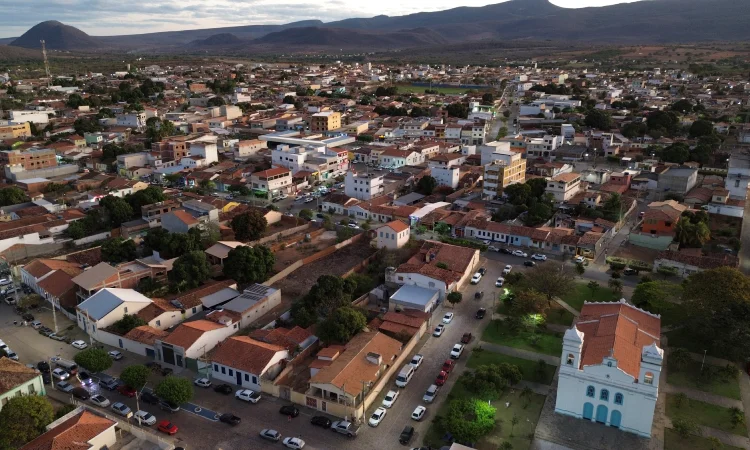 Prefeito em exercício de Ituaçu, João de Neli, antecipa ponto facultativo do Dia do Servidor Público