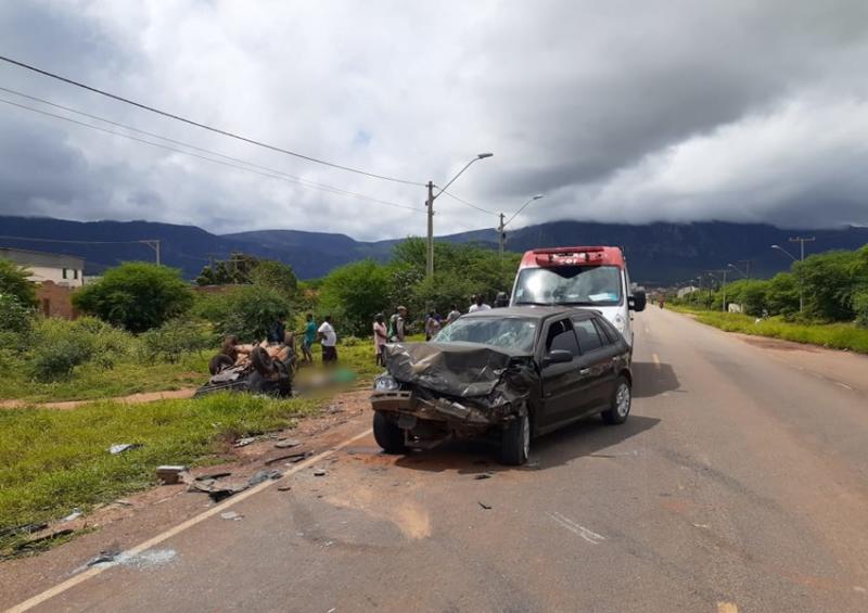 Livramento: Veículos colidem frontalmente; homem veio a óbito no local