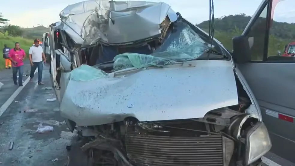 Acidente trágico na BR-324 deixa três mulheres mortas; duas eram irmãs