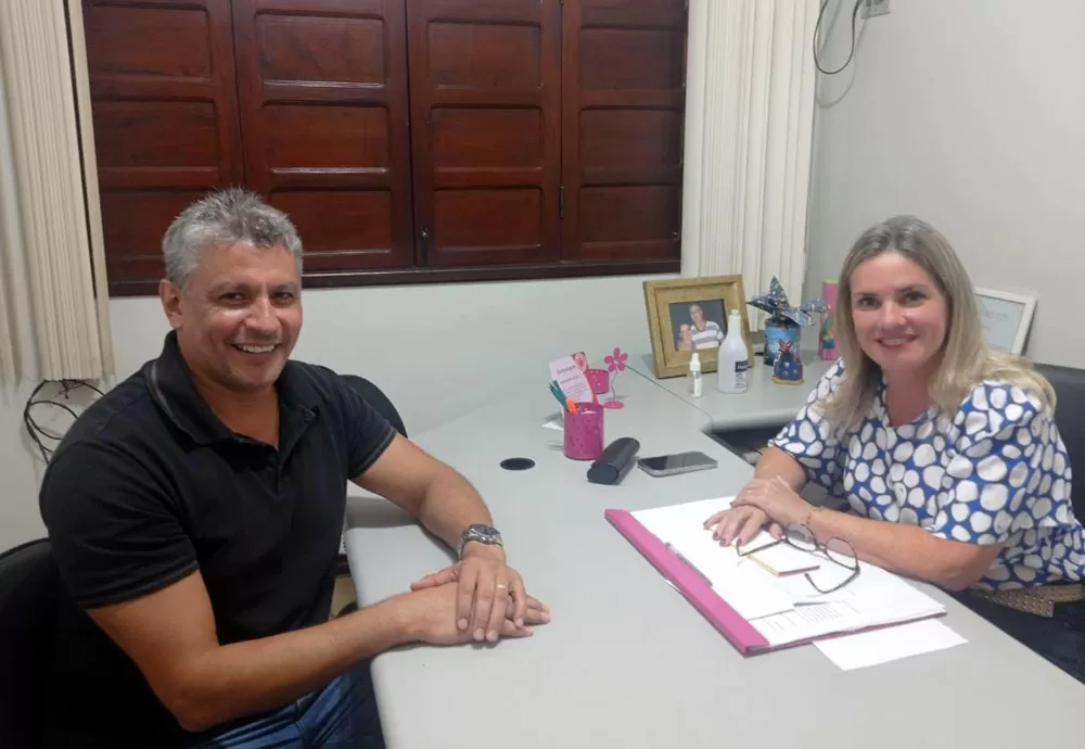 Deputada Ivana Bastos recebe a visita institucional do prefeito interino de Guanambi, Arnaldo Azevedo (Nal)