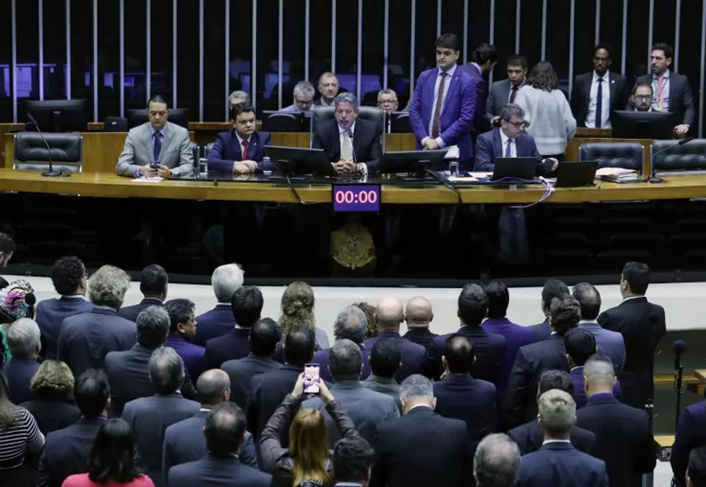 Câmara aprova intervenção federal na segurança pública do DF