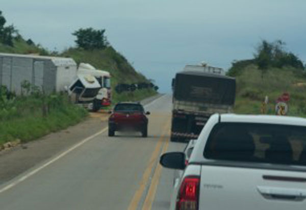 Nos primeiros 8 meses de 2020, mais de 36.000 flagrantes de ultrapassagem proibida foram registradas nas estradas federais da Bahia