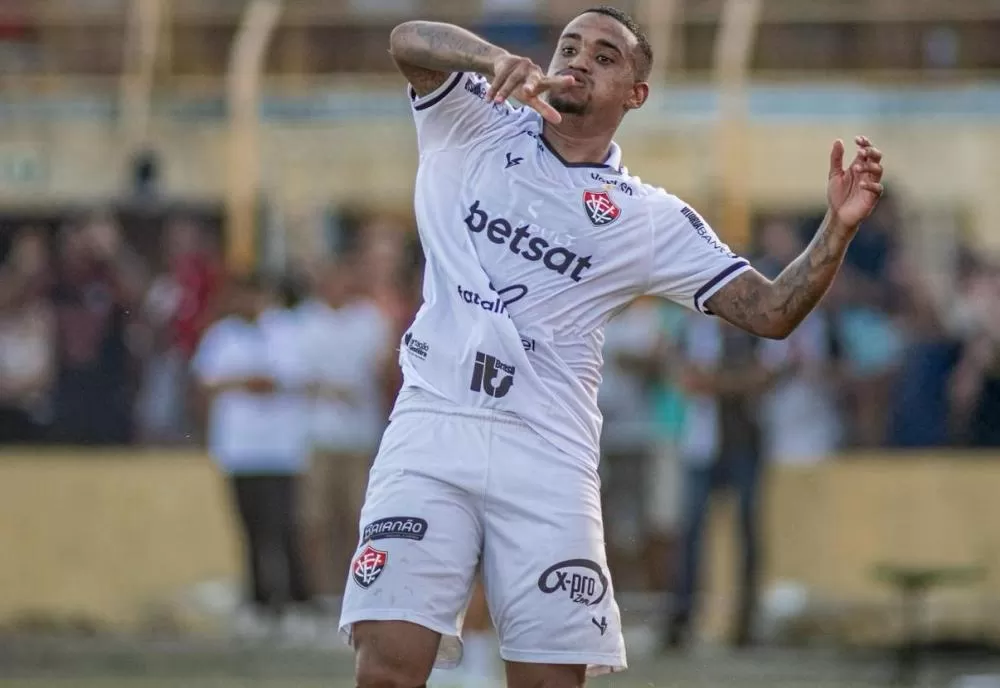 Vitória bate Barcelona e abre vantagem para o jogo de volta no Barradão