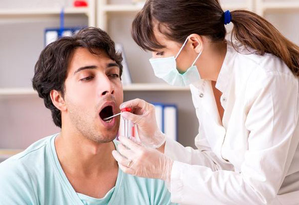 Anvisa autoriza o primeiro autoteste de covid-19 que faz uso da saliva