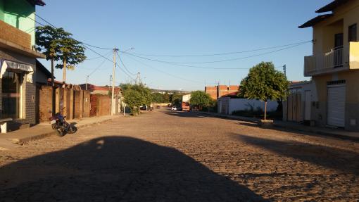 Brumado: Conclusão da pavimentação da Rua Teodoro da Silva Leite atende indicação do vereador Alessandro Lôbo