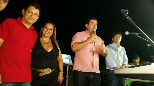 Aracatu: Deputado Marquinho Viana e o prefeito Sérgio Maia inauguram sistema de água e  quadra de esportes