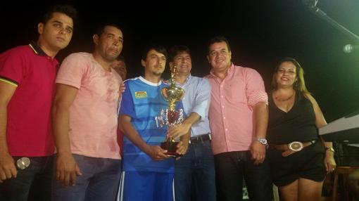 Aracatu: Deputado Marquinho Viana e o prefeito Sérgio Maia inauguram sistema de água e  quadra de esportes