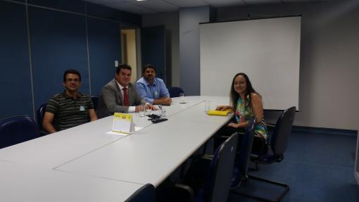 Deputado Marquinho Viana vai ao Banco do Brasil e aos Correios resolver problema de Iramaia