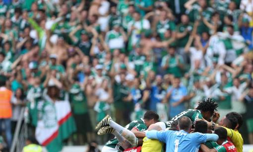 Palmeiras vence Chapecoense por 1 a 0 e garante o título brasileiro antecipado 