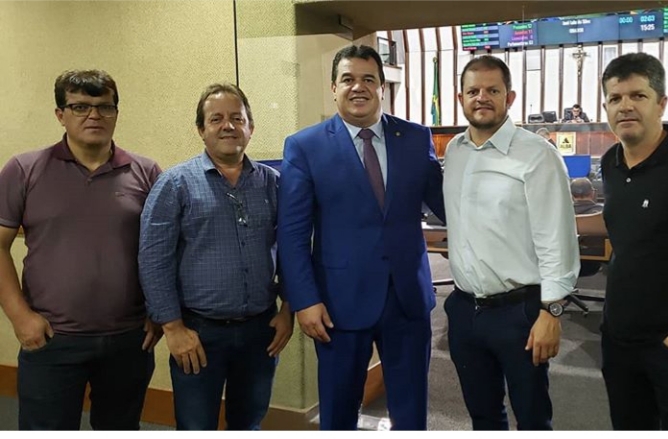 Deputado Marquinho Viana recebe prefeito de Belo Campo na ALBA