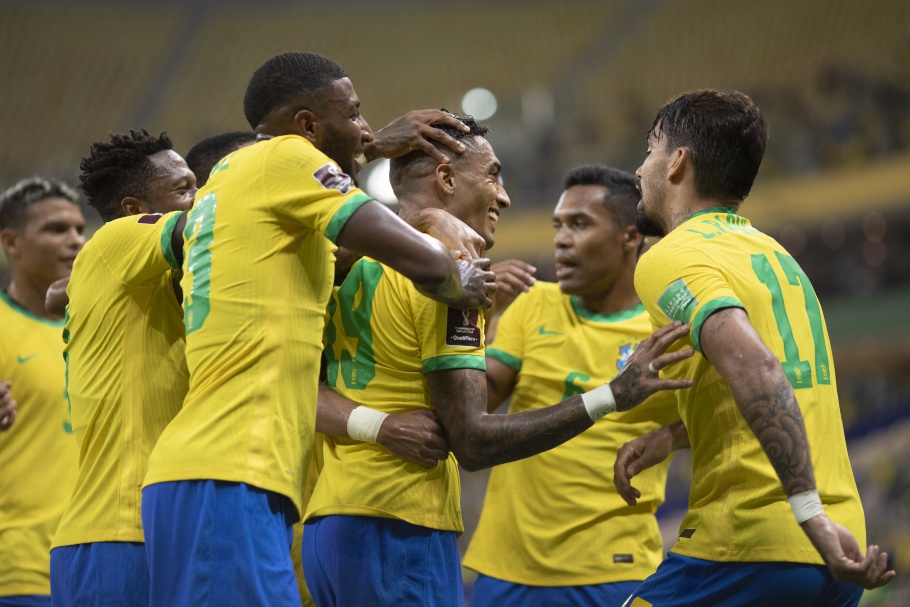 Brasil goleia o Uruguai em Manaus pelas Eliminatórias