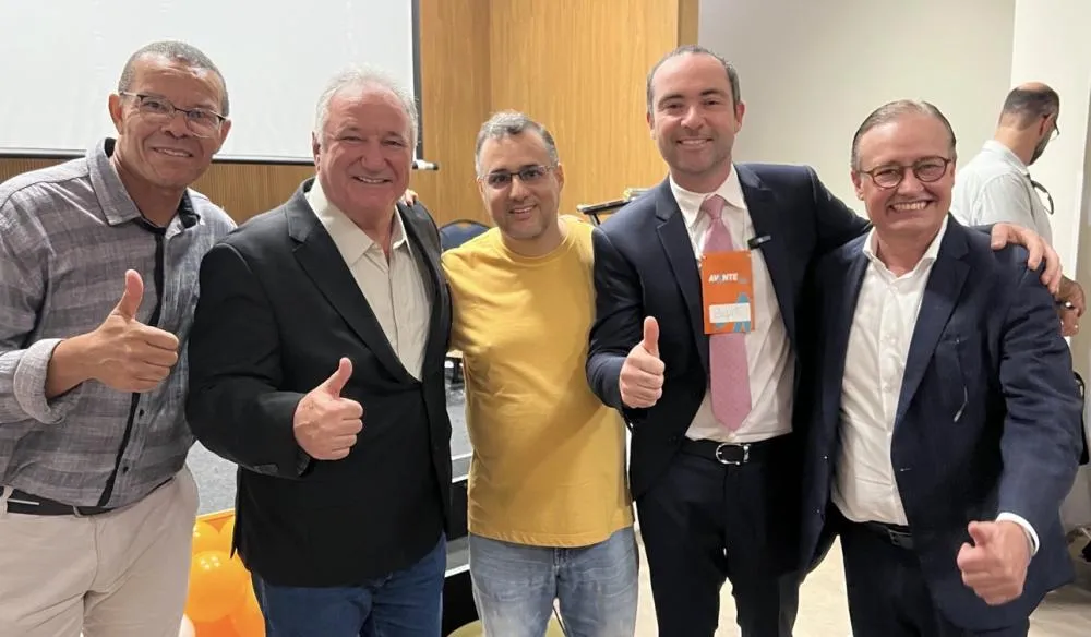 Fabrício Abrantes participa de grande ato de filiação do Avante em Salvador