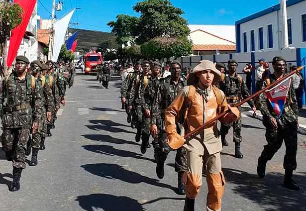 Tiro de Guerra de Brumado participa do tradicional desfile cívico de 2 de Julho em Caetité