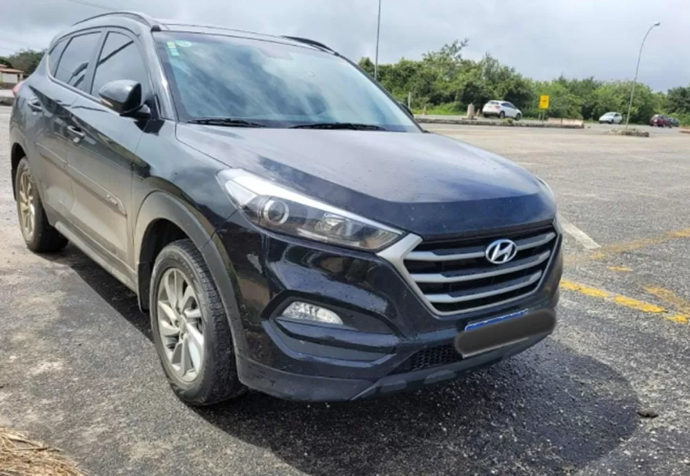 Fiscalização nas estradas: veículo com 95 notificações em aberto é apreendido