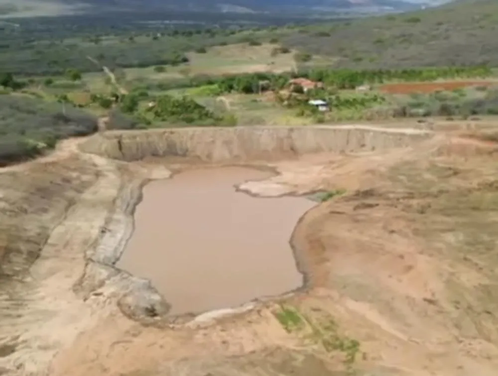 Brumado: Fabrício Abrantes anuncia conclusão de 20 limpezas de aguadas