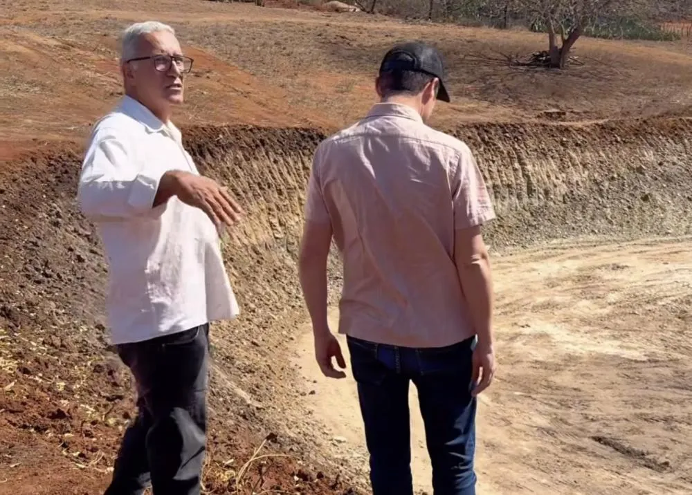 Prefeito de Brumado, Fabrício Abrantes, visita zona rural acompanhado dos vereadores Rubens Araújo e João Vasconcelos