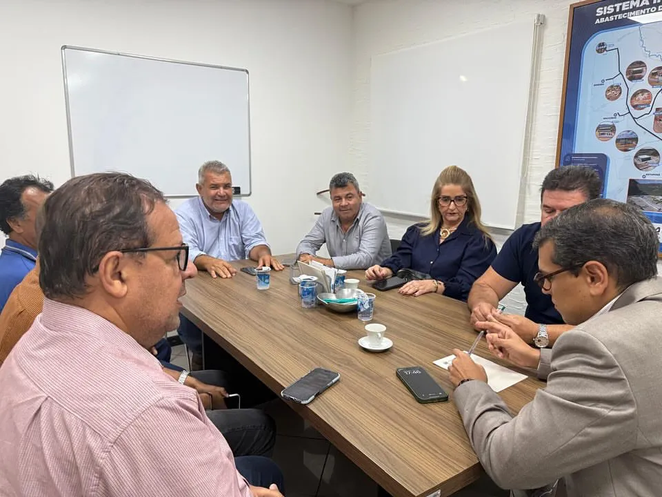 Prefeito de Barra da Estiva cumpre agenda oficial em Salvador e busca parcerias para obras hídricas e estratégicas