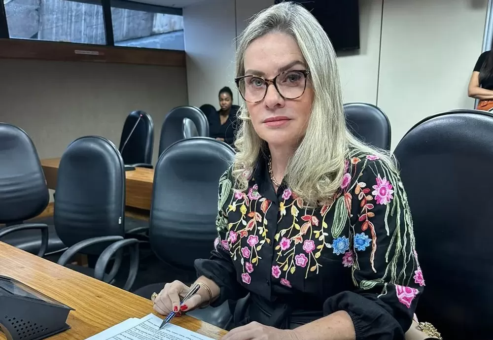 Projeto de Lei de Ivana Bastos busca equidade: ampliação do tempo de provas em concursos públicos para grupos específicos