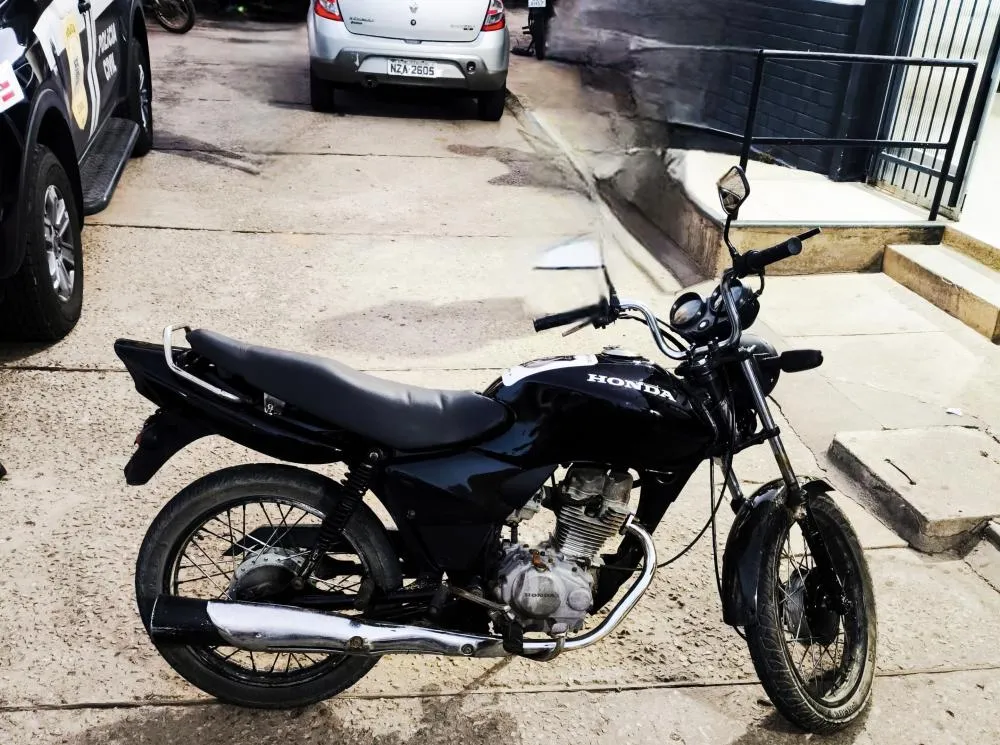 CIPRv/Brumado apreende veículo com restrição de roubo e chassi adulterado em Jânio Quadros