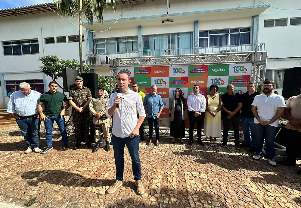 Prefeito Fabrício Abrantes entrega veículos reformados à Guarda Municipal e SMTT em comemoração aos 100 dias de governo