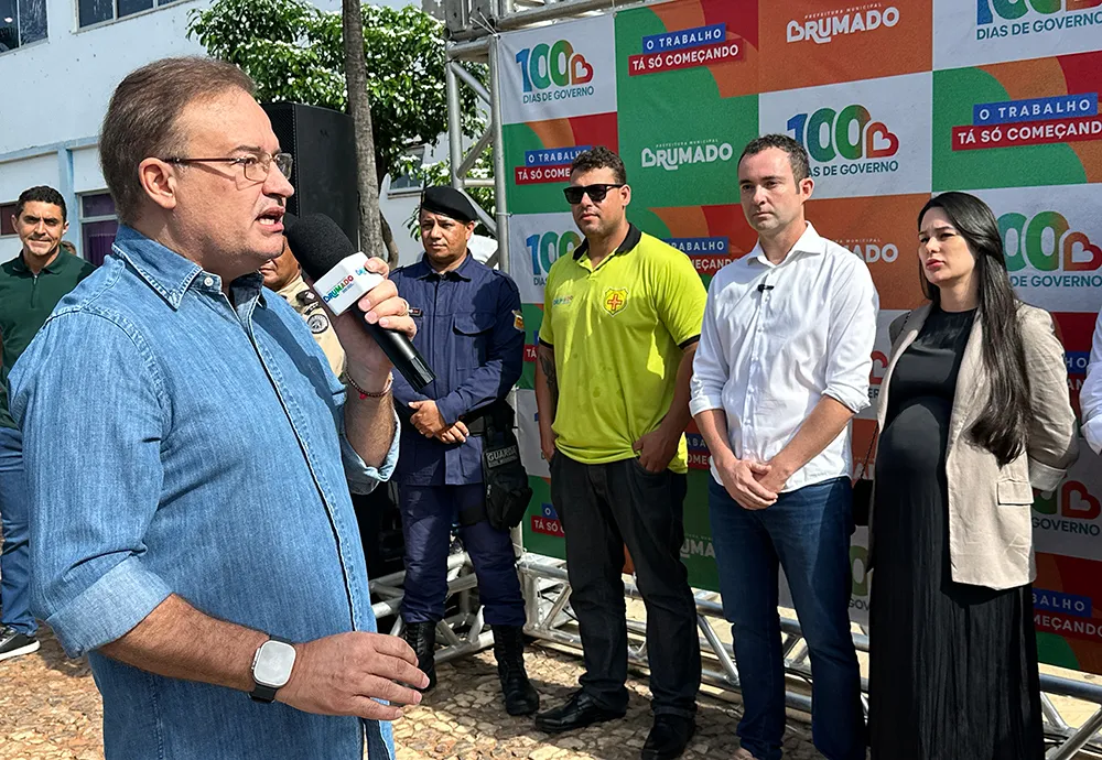 Prefeito Fabrício Abrantes entrega veículos reformados à Guarda Municipal e SMTT em comemoração aos 100 dias de governo