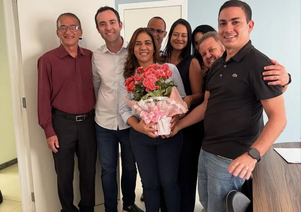 Prefeito de Ituaçu participa de visita técnica com secretária estadual Roberta Santana em Brumado