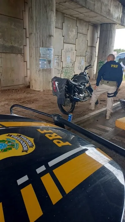 Moto com B.O registrado em São Paulo é recuperada pela PRF na BR 116