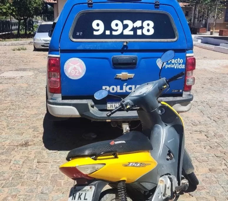 Polícia Militar da Bahia recupera veículo roubado durante a Operação Paz na cidade de Candiba