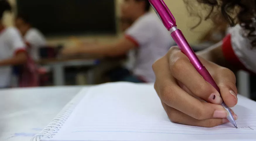 Censo 2022: Taxa de analfabetismo cai de 9,6% para 7,0% em 12 anos, mas desigualdades persistem
