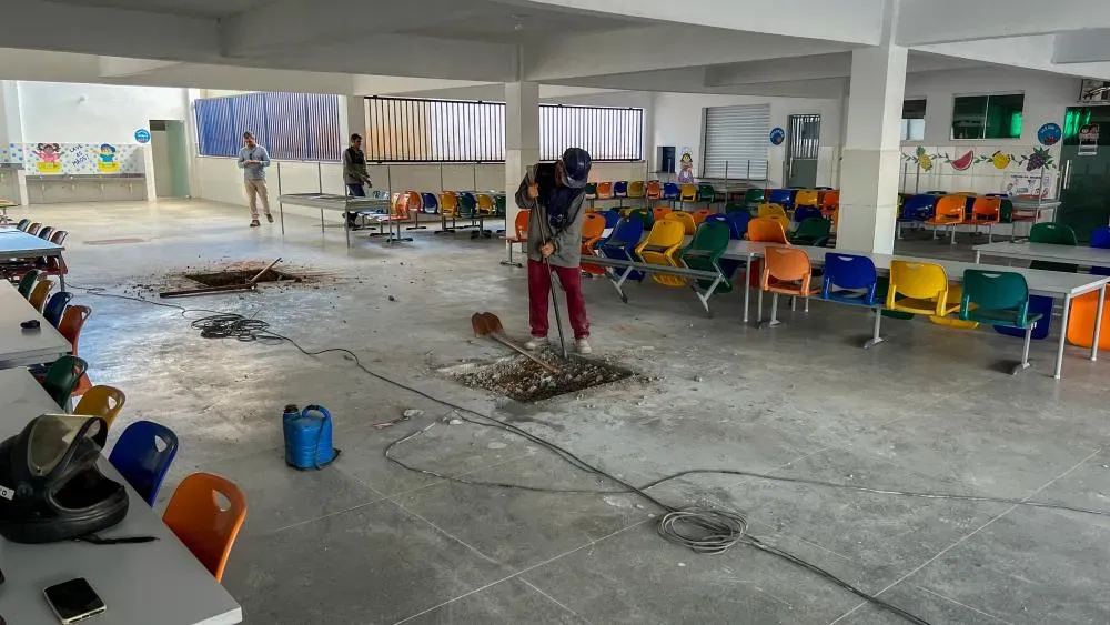 Reformas em escolas de Brumado deram início nesta terça-feira (25) para garantir mais segurança