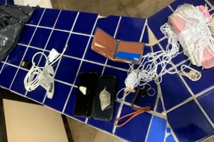 Polícia Penal impede tentativa de entrada de drogas e celulares no Conjunto Penal de Brumado